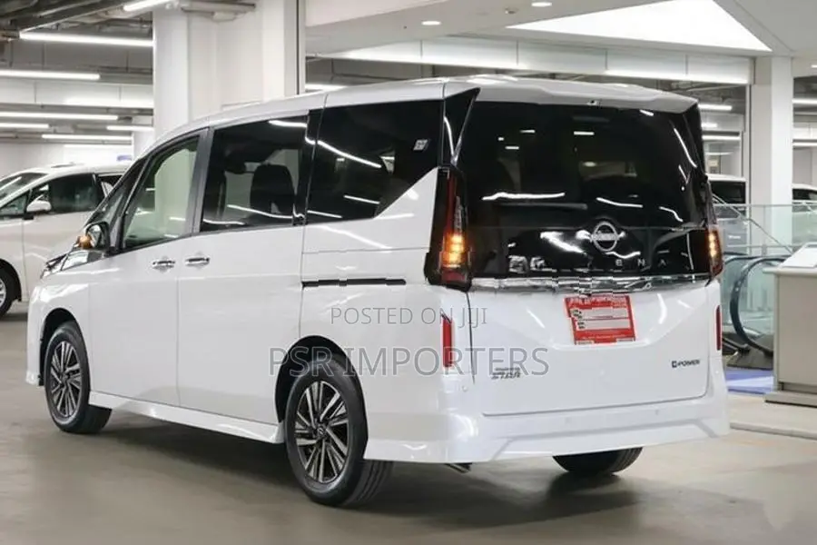 Nissan Serena Highway Star V 2025