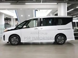 Nissan Serena Highway Star V 2025