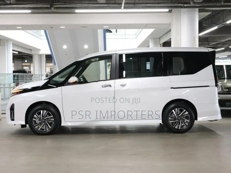 Nissan Serena Highway Star V 2025