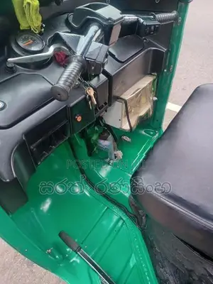 Bajaj RE 2015