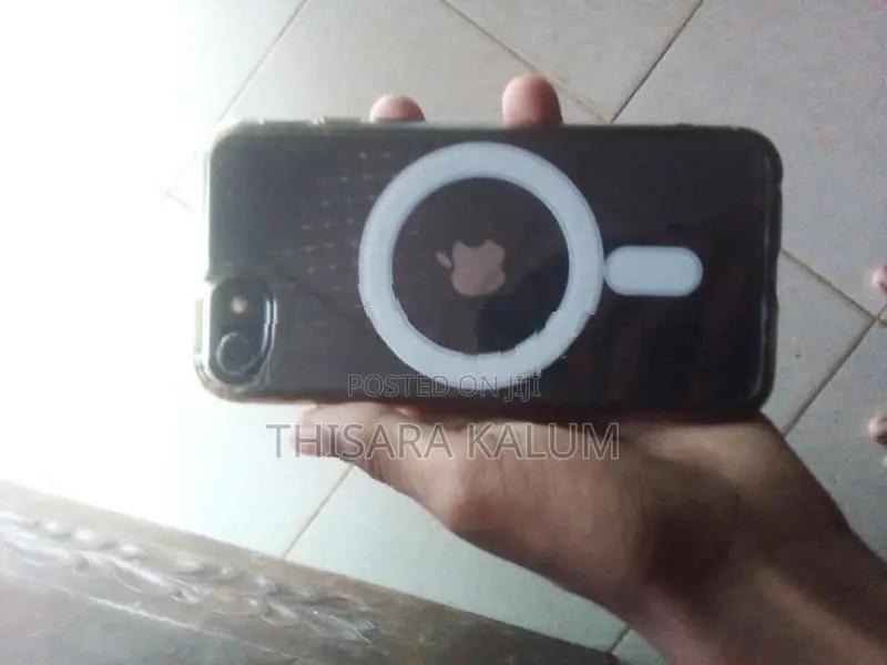 Apple iPhone SE 2 (Used)