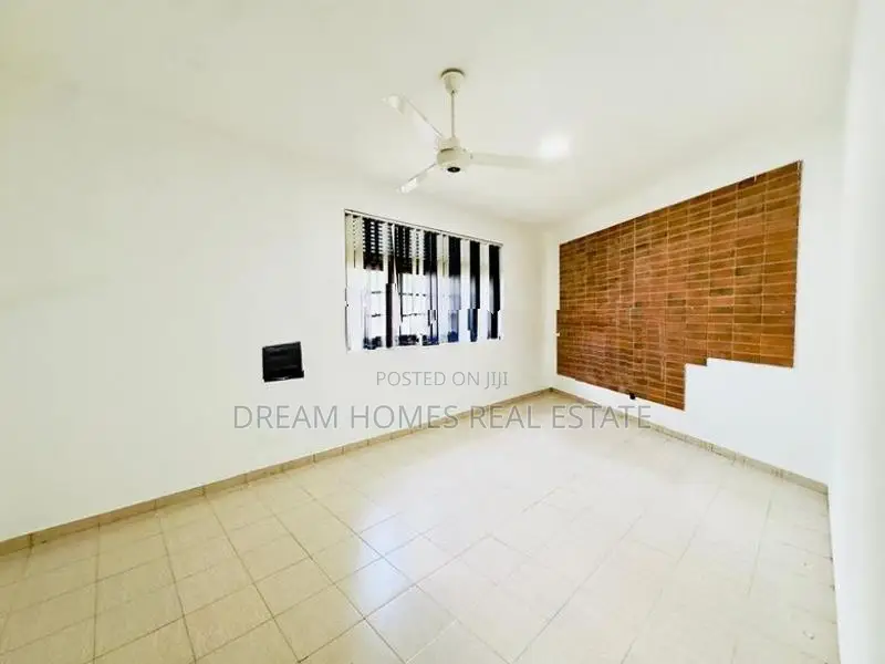 Elegant Modern Living in Heart of Kotte – Fully Furnished 4BR Beauty