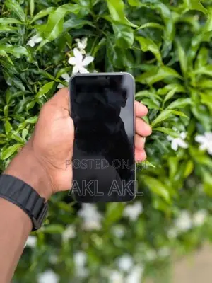 Apple iPhone XS (Used)