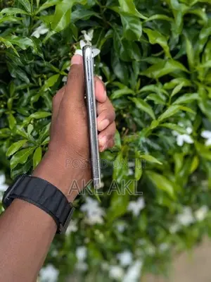 Apple iPhone XS (Used)