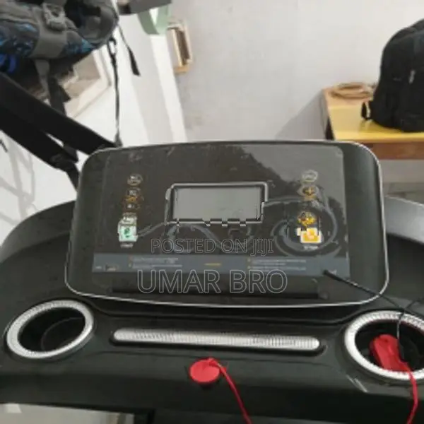Treadmill with Vibration Belt