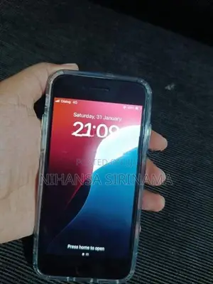 Apple iPhone SE 2 (Used)
