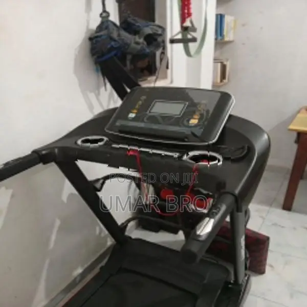 Treadmill with Vibration Belt