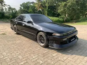 Nissan Cefiro 1990