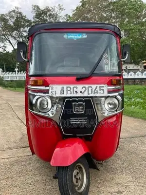 Bajaj RE 2015