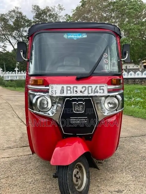 Bajaj RE 2015
