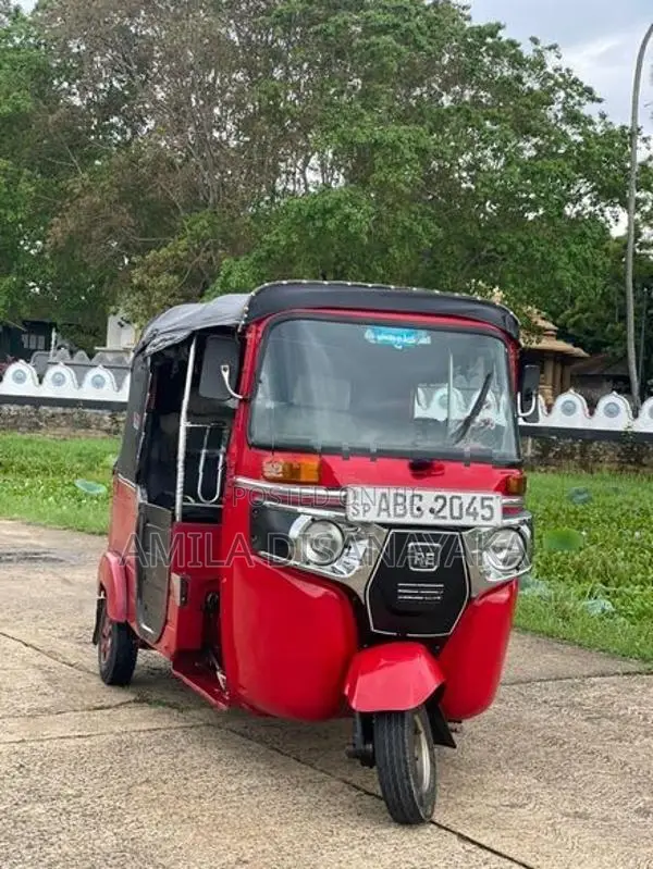 Bajaj RE 2015