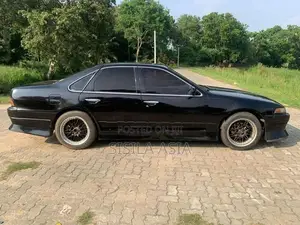 Nissan Cefiro 1990