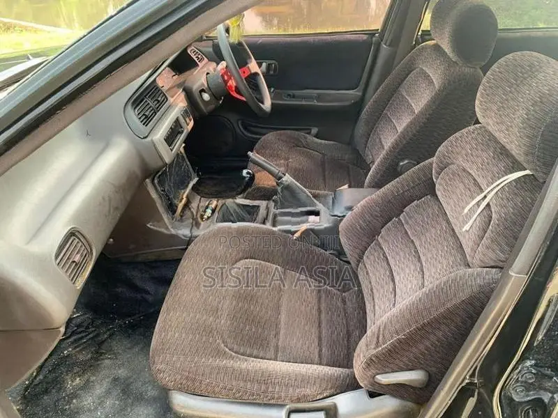 Nissan Cefiro 1990