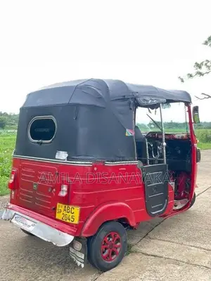 Bajaj RE 2015