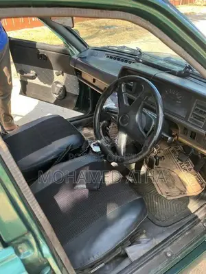 Daihatsu Charade AC / TV player 1980