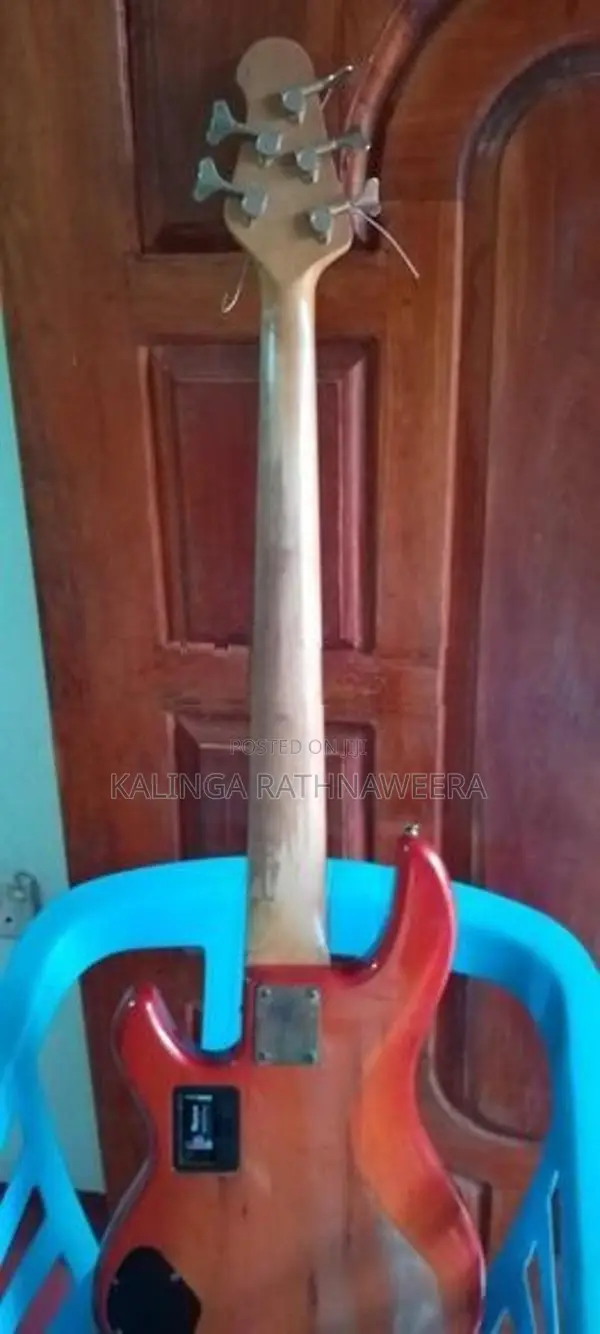 BBG5A බේස් ගිටාරය