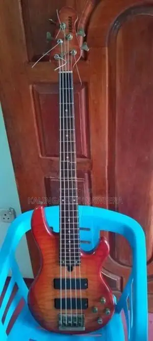 BBG5A බේස් ගිටාරය