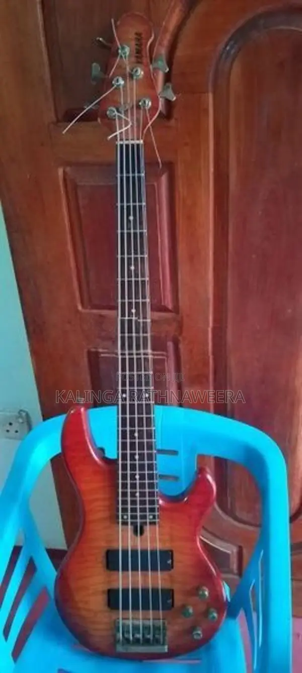 BBG5A බේස් ගිටාරය
