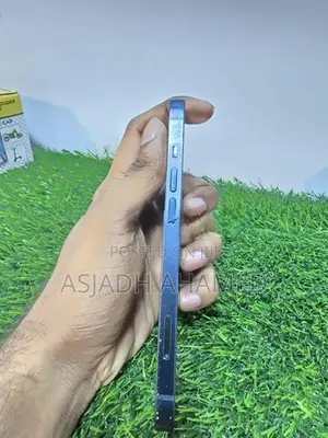 Apple iPhone 13 (Used)