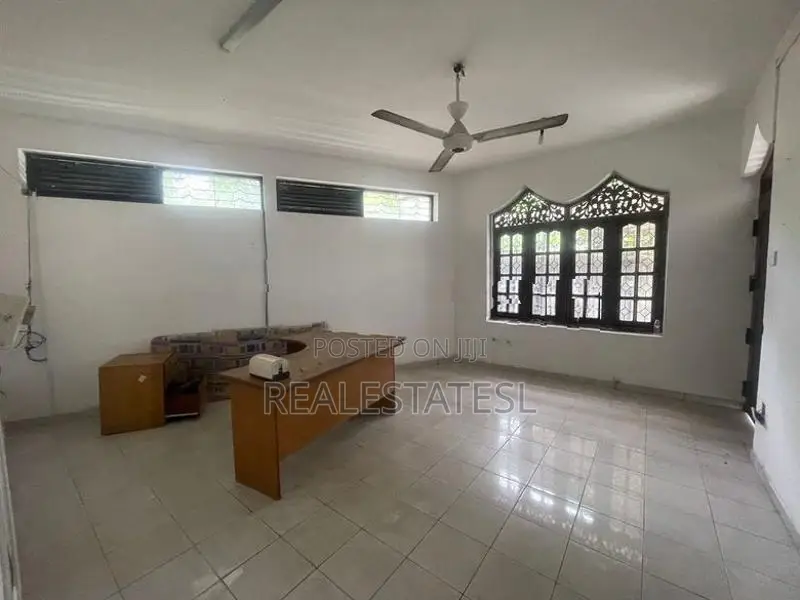 Prime 10,000 Sqft 12 bed House for rent at Dehiwela
