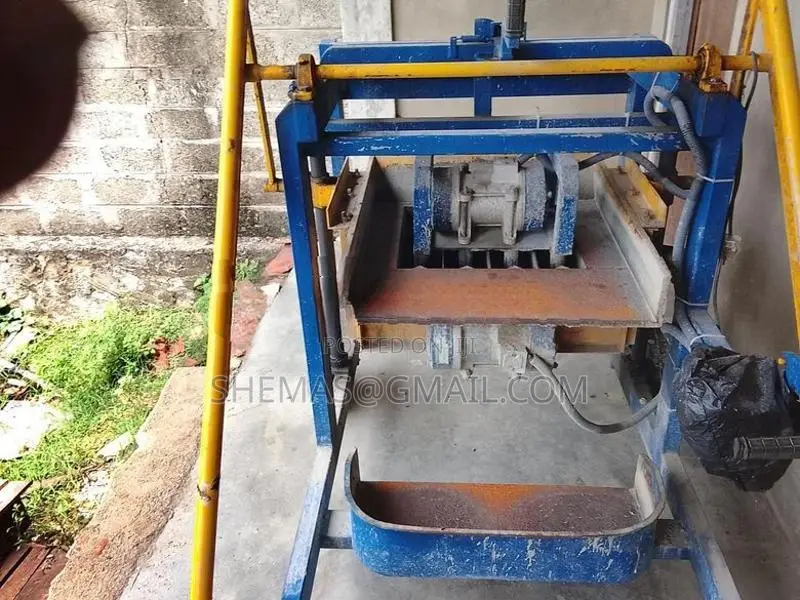 Concrete Block Machine
