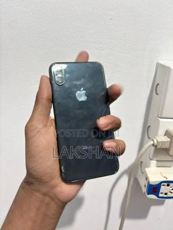 Apple iPhone X (Used)
