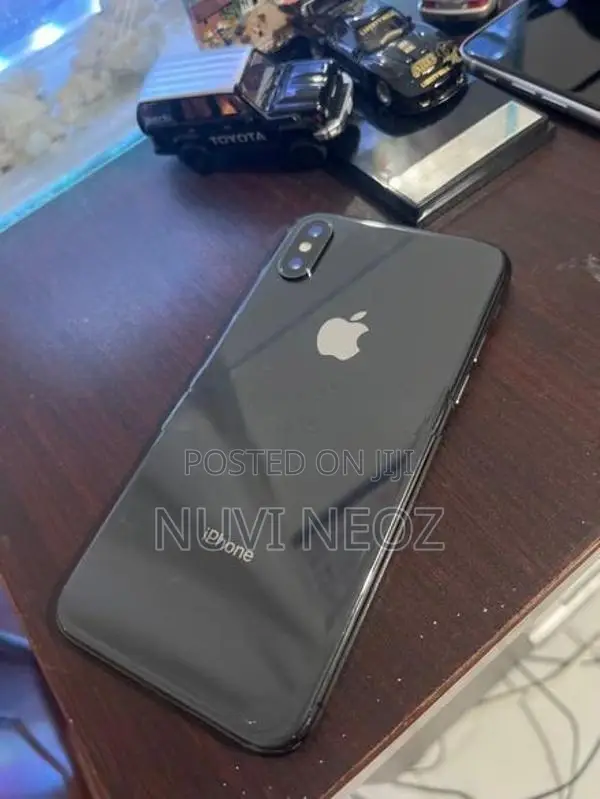 Apple iPhone X (Used)