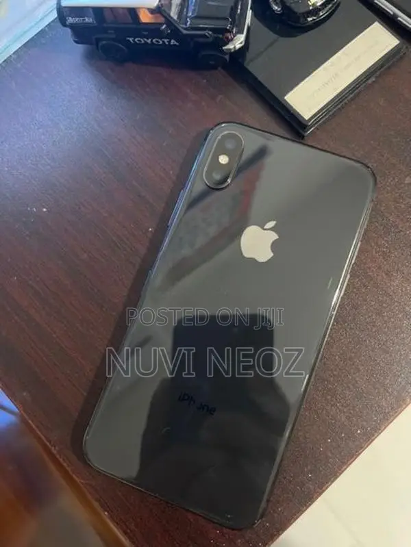 Apple iPhone X (Used)