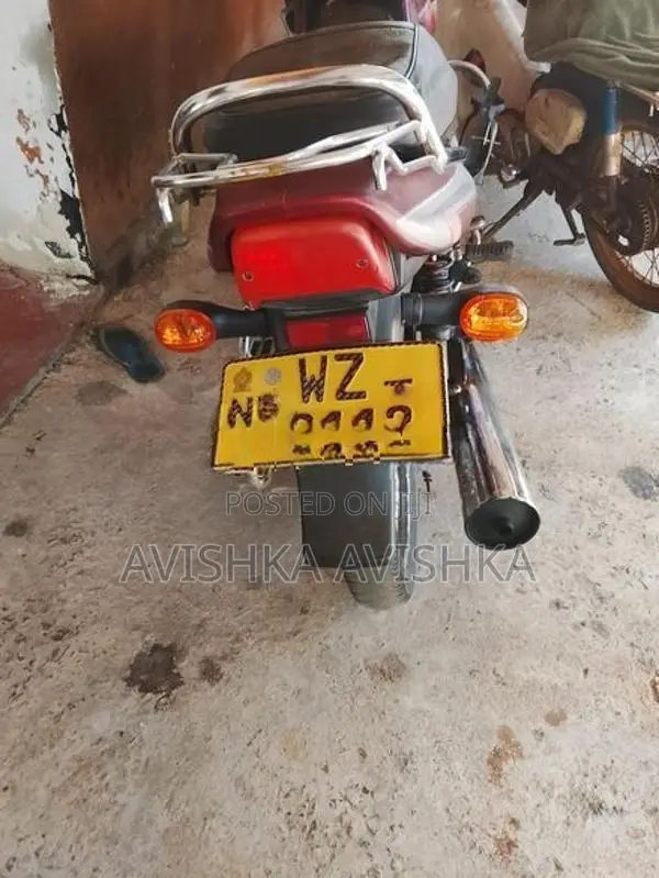 Bajaj CT100 2011