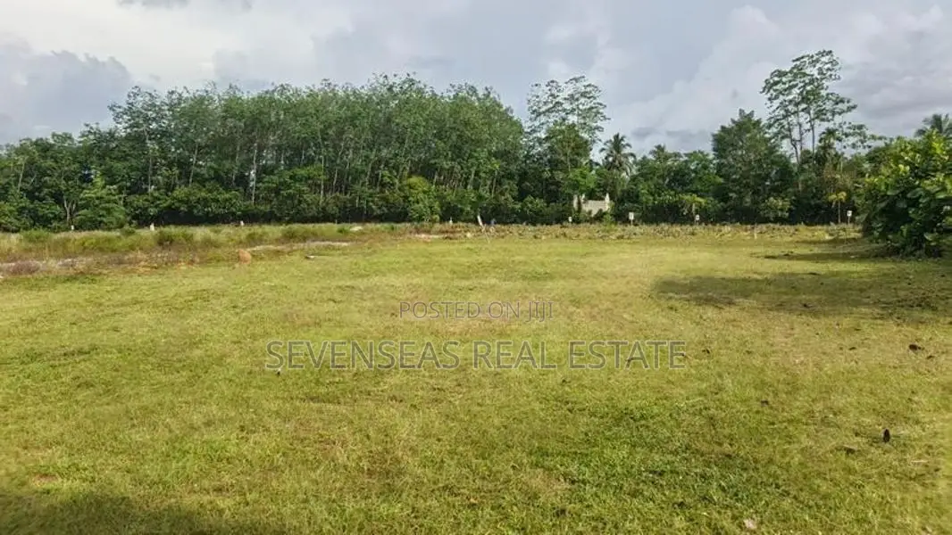 ඇහැලියගොඩ නගරය ආසන්නයෙන් අගනා නේවාසික බිම් කොටස්