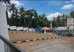 හෝකන්දර හන්දියට අතේ දුරින් නේවාසික බිම් කොටස්