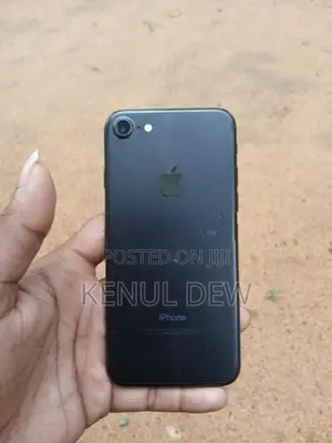 Apple iPhone 7 (Used)