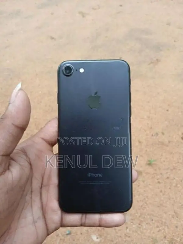 Apple iPhone 7 (Used)