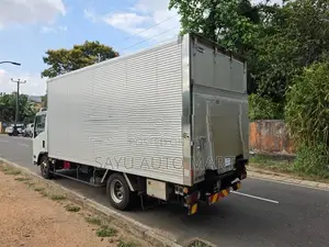 Isuzu Elf Full Body 16.5 FEET 2018