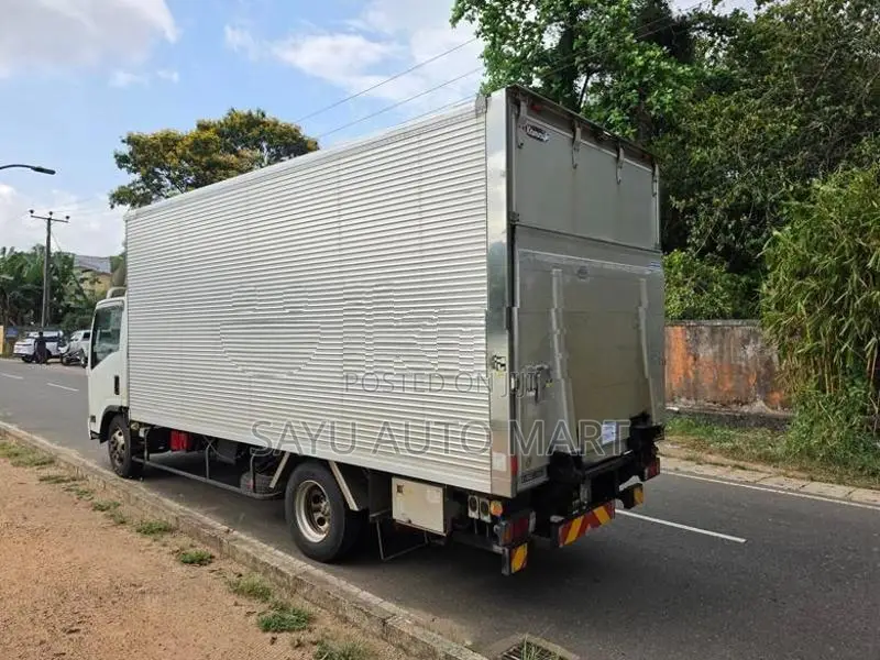 Isuzu Elf Full Body 16.5 FEET 2018