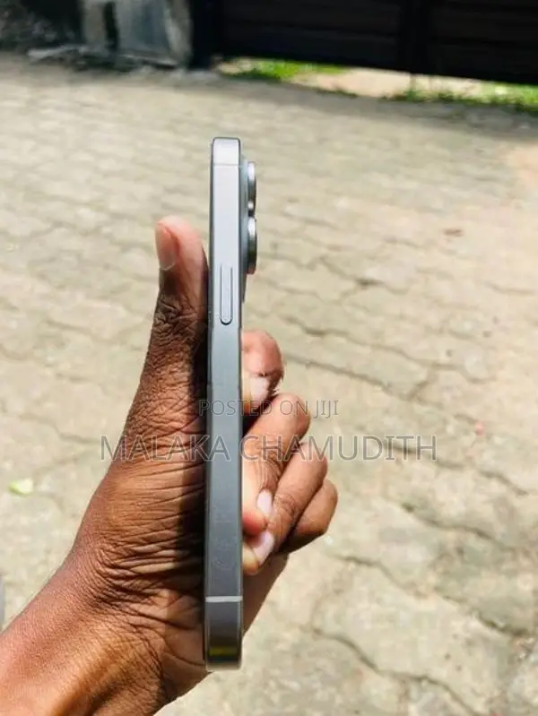 Apple iPhone 15 Pro (Used)