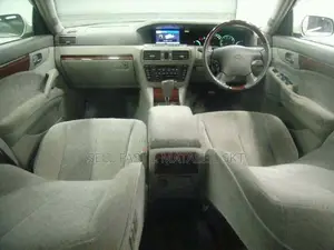 Nissan Cedric 2001