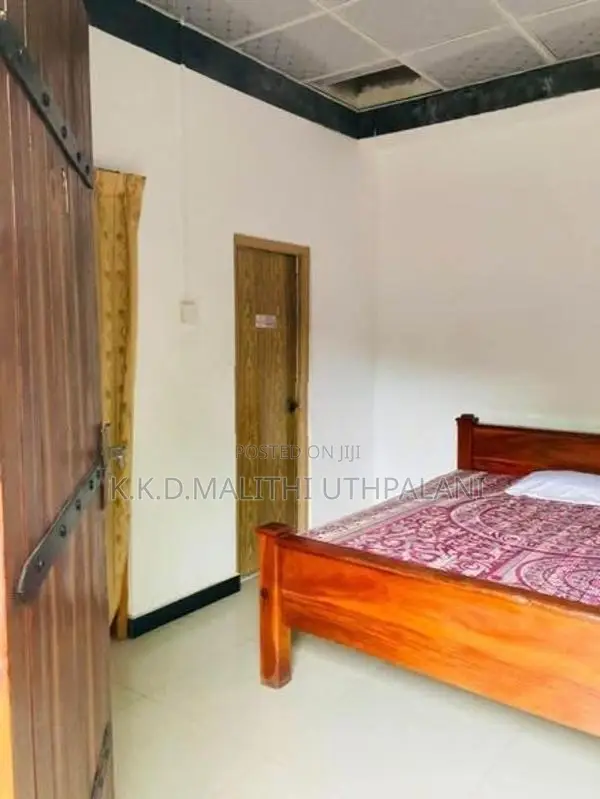Furniture Anex For Rent To Girls