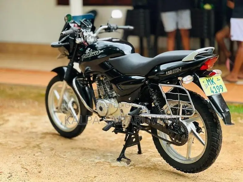 Bajaj Pulsar 150 2005