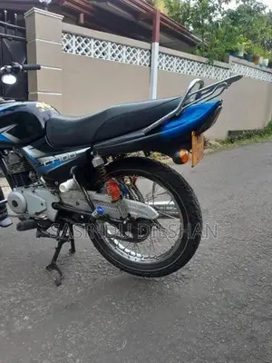 Bajaj CT100 2014