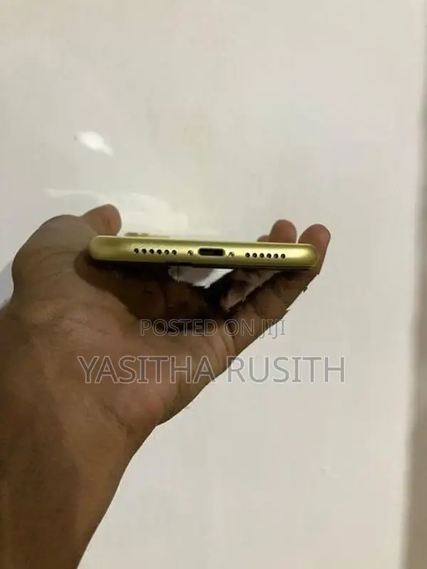 Apple iPhone 11 (Used)