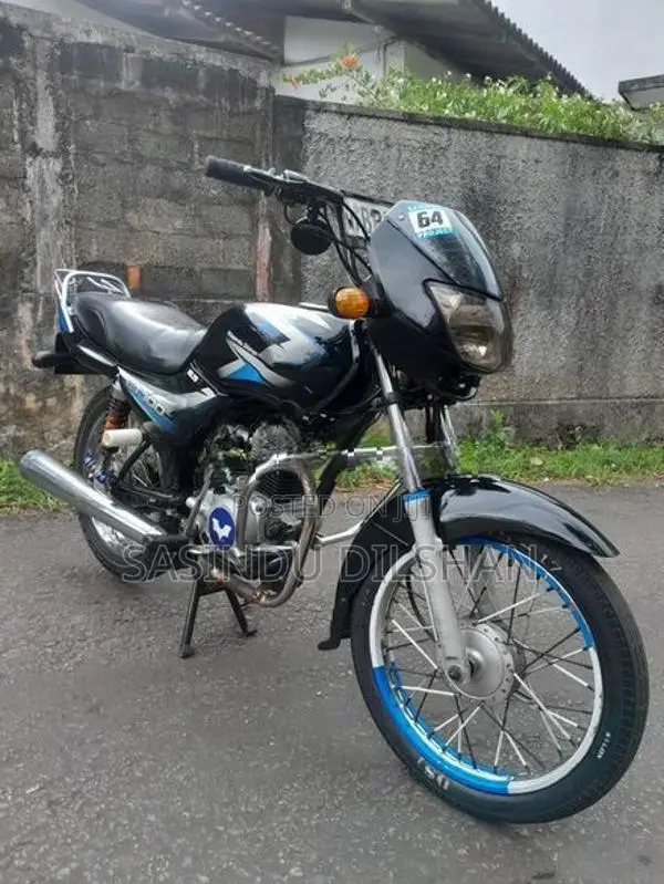 Bajaj CT100 2014