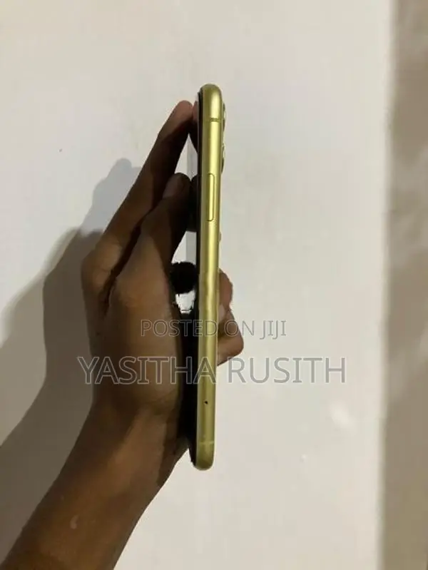 Apple iPhone 11 (Used)