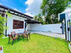පර්චස් 10 අලුත්ම අලුත් නිවසක් අතුරුගිරිය