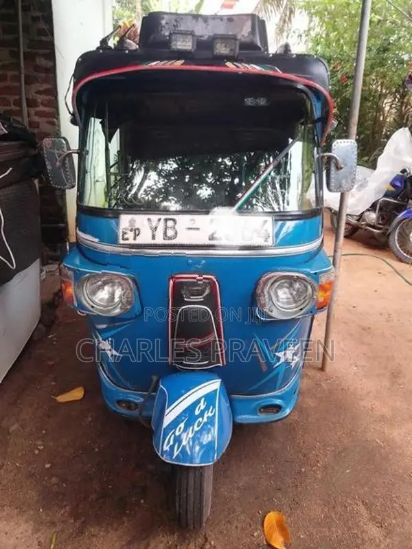 Bajaj RE 2011