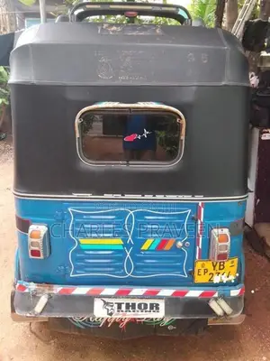 Bajaj RE 2011