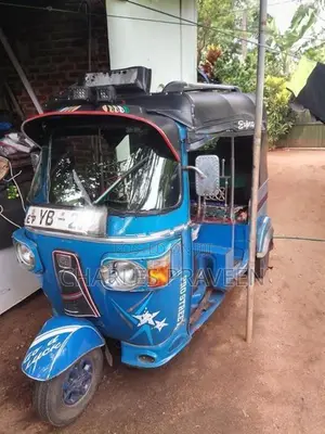 Bajaj RE 2011