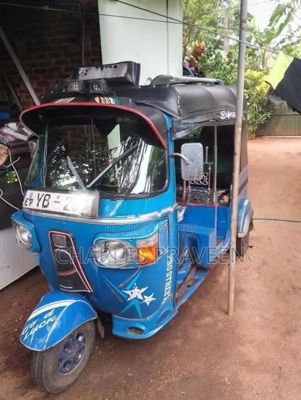 Bajaj RE 2011