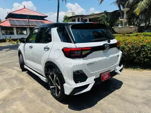 Toyota Raize Z Black - Top 2026