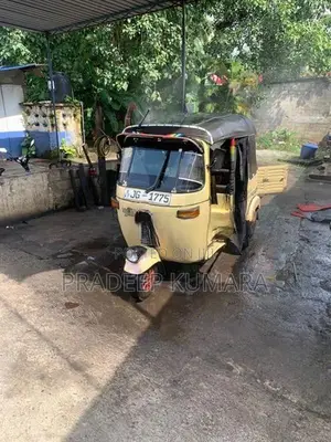 Bajaj RE 2004